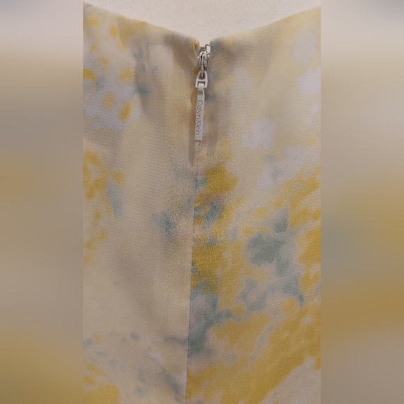 Calvin Klein Yellow and Gray Patterned Blouse - Picture 6 of 10